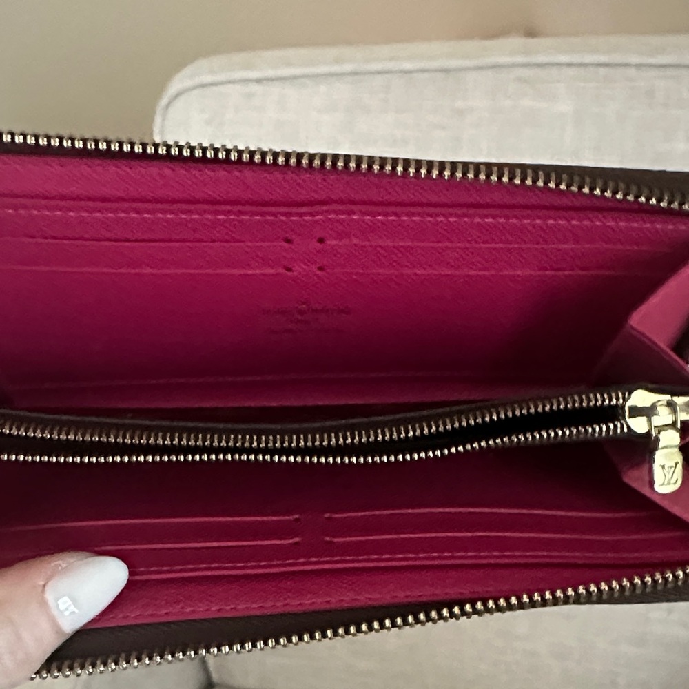 Louis Vuitton Dark Brown Monogram Wallet with Pink Accent - Picture 4 of 7